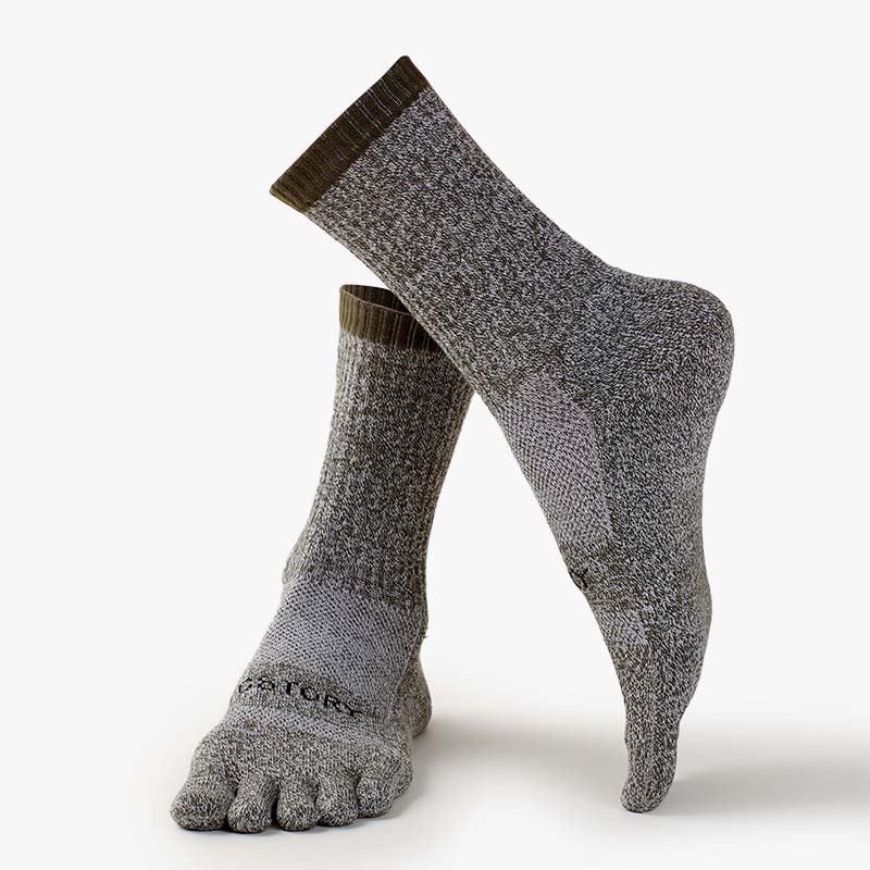 メリノウール製五本指スポーツソックス 吸汗速乾 防臭 秋冬  - Wool Hiking Sock のレビューと価格